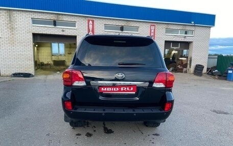 Toyota Land Cruiser 200, 2015 год, 3 100 000 рублей, 5 фотография