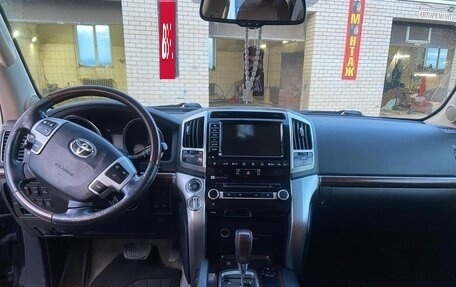 Toyota Land Cruiser 200, 2015 год, 3 100 000 рублей, 12 фотография