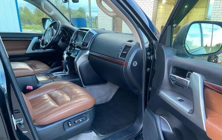 Toyota Land Cruiser 200, 2015 год, 3 100 000 рублей, 13 фотография