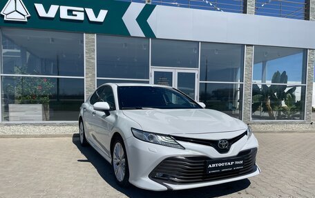 Toyota Camry, 2018 год, 2 398 000 рублей, 2 фотография