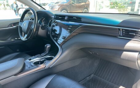 Toyota Camry, 2018 год, 2 398 000 рублей, 13 фотография