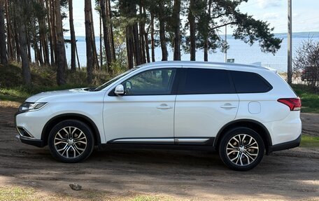 Mitsubishi Outlander III рестайлинг 3, 2017 год, 1 930 000 рублей, 7 фотография
