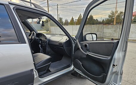 Chevrolet Niva I рестайлинг, 2015 год, 950 000 рублей, 11 фотография