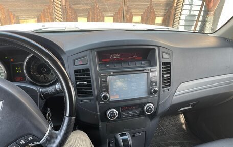 Mitsubishi Pajero IV, 2013 год, 2 550 000 рублей, 6 фотография