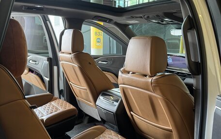 Cadillac Escalade V, 2022 год, 10 790 000 рублей, 17 фотография