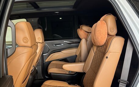 Cadillac Escalade V, 2022 год, 10 790 000 рублей, 18 фотография