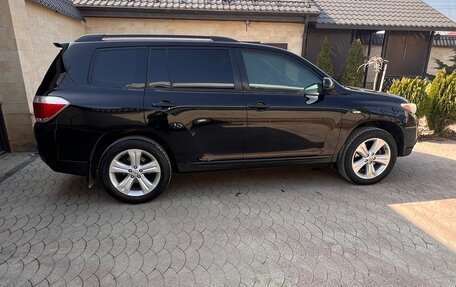 Toyota Highlander III, 2012 год, 2 100 000 рублей, 6 фотография