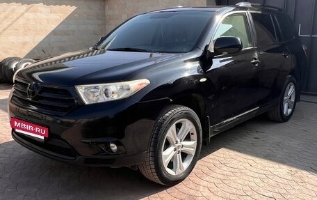 Toyota Highlander III, 2012 год, 2 100 000 рублей, 5 фотография