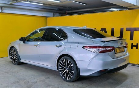 Toyota Camry, 2019 год, 2 299 000 рублей, 10 фотография