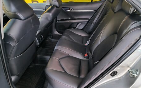 Toyota Camry, 2019 год, 2 299 000 рублей, 13 фотография