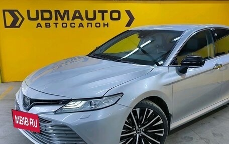 Toyota Camry, 2019 год, 2 299 000 рублей, 3 фотография