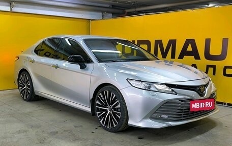 Toyota Camry, 2019 год, 2 299 000 рублей, 7 фотография