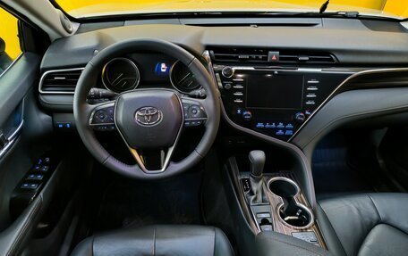 Toyota Camry, 2019 год, 2 299 000 рублей, 16 фотография