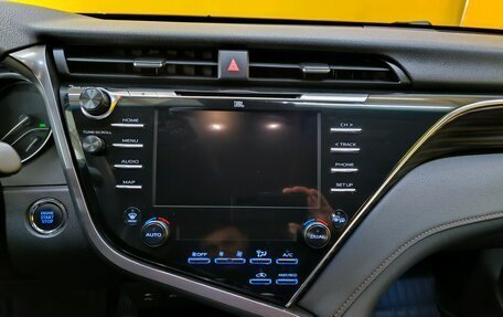Toyota Camry, 2019 год, 2 299 000 рублей, 18 фотография