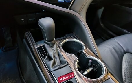 Toyota Camry, 2019 год, 2 299 000 рублей, 19 фотография