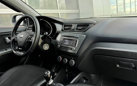 KIA Rio III рестайлинг, 2015 год, 965 000 рублей, 10 фотография