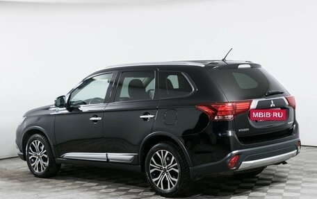 Mitsubishi Outlander III рестайлинг 3, 2015 год, 1 990 000 рублей, 7 фотография