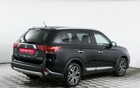 Mitsubishi Outlander III рестайлинг 3, 2015 год, 1 990 000 рублей, 5 фотография