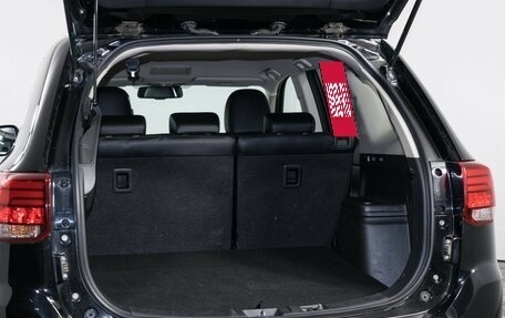 Mitsubishi Outlander III рестайлинг 3, 2015 год, 1 990 000 рублей, 9 фотография