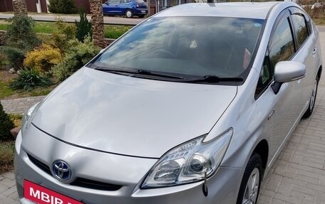 Toyota Prius, 2011 год, 1 000 000 рублей, 2 фотография