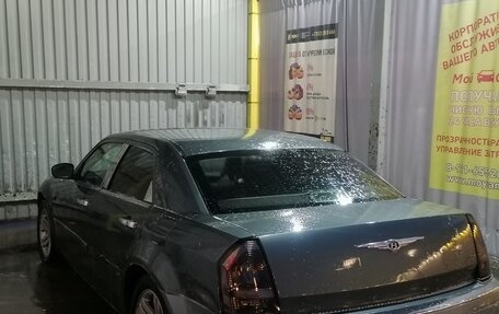Chrysler 300C II, 2004 год, 495 000 рублей, 3 фотография