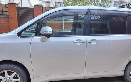 Toyota Voxy II, 2008 год, 1 420 000 рублей, 4 фотография
