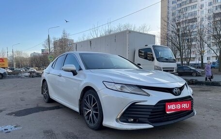 Toyota Camry, 2021 год, 3 500 000 рублей, 1 фотография