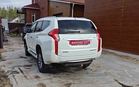Mitsubishi Pajero Sport III рестайлинг, 2017 год, 2 350 000 рублей, 6 фотография