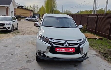Mitsubishi Pajero Sport III рестайлинг, 2017 год, 2 350 000 рублей, 3 фотография