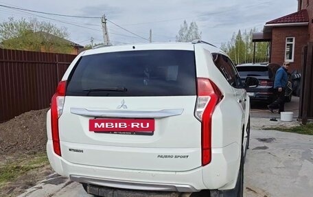 Mitsubishi Pajero Sport III рестайлинг, 2017 год, 2 350 000 рублей, 13 фотография