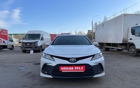 Toyota Camry, 2021 год, 3 500 000 рублей, 4 фотография