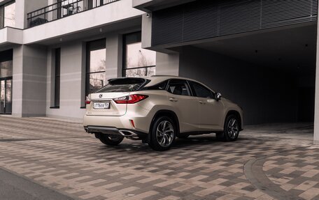 Lexus RX IV рестайлинг, 2019 год, 5 300 000 рублей, 6 фотография