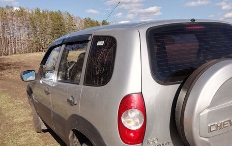 Chevrolet Niva I рестайлинг, 2011 год, 700 000 рублей, 2 фотография