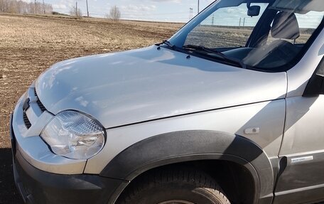 Chevrolet Niva I рестайлинг, 2011 год, 700 000 рублей, 5 фотография