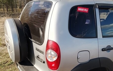 Chevrolet Niva I рестайлинг, 2011 год, 700 000 рублей, 9 фотография