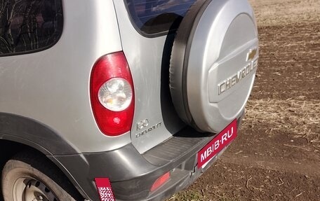Chevrolet Niva I рестайлинг, 2011 год, 700 000 рублей, 8 фотография