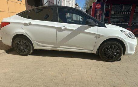 Hyundai Solaris II рестайлинг, 2012 год, 870 000 рублей, 6 фотография