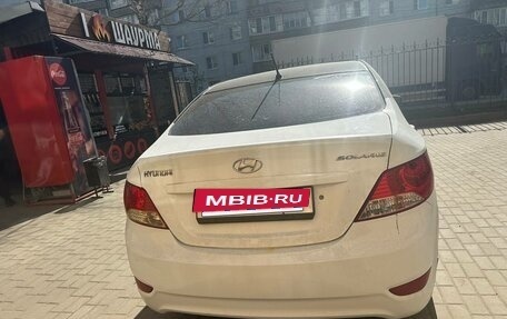 Hyundai Solaris II рестайлинг, 2012 год, 870 000 рублей, 5 фотография