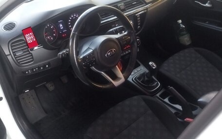 KIA Rio IV, 2018 год, 1 280 000 рублей, 10 фотография