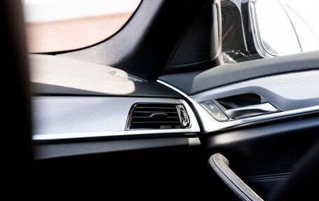 BMW 5 серия, 2019 год, 3 820 000 рублей, 16 фотография