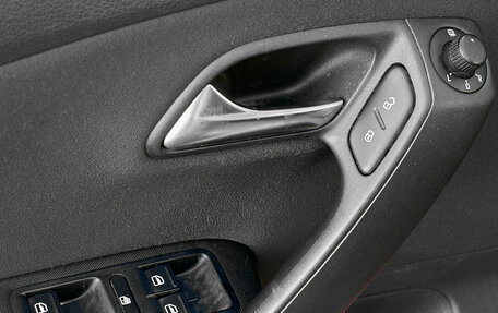 Volkswagen Polo VI (EU Market), 2011 год, 725 000 рублей, 19 фотография