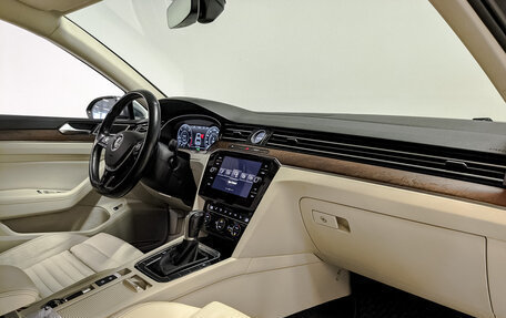 Volkswagen Passat B8 рестайлинг, 2018 год, 2 535 000 рублей, 13 фотография