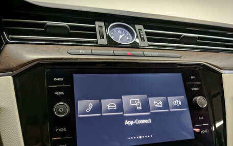 Volkswagen Passat B8 рестайлинг, 2018 год, 2 535 000 рублей, 17 фотография