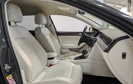 Volkswagen Passat B8 рестайлинг, 2018 год, 2 535 000 рублей, 24 фотография