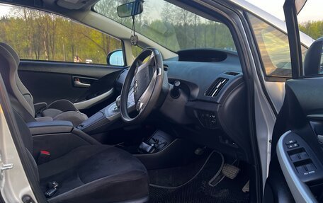 Toyota Prius, 2015 год, 1 200 000 рублей, 7 фотография