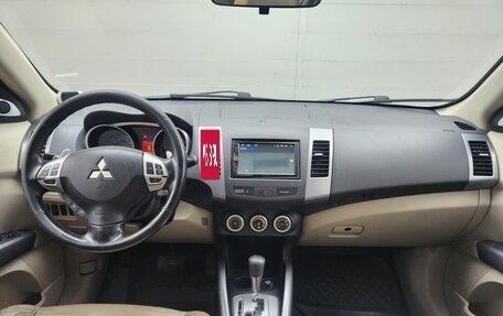 Mitsubishi Outlander III рестайлинг 3, 2008 год, 799 000 рублей, 12 фотография