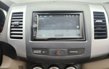 Mitsubishi Outlander III рестайлинг 3, 2008 год, 799 000 рублей, 17 фотография