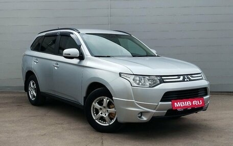 Mitsubishi Outlander III рестайлинг 3, 2013 год, 1 325 000 рублей, 12 фотография