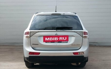 Mitsubishi Outlander III рестайлинг 3, 2013 год, 1 325 000 рублей, 14 фотография