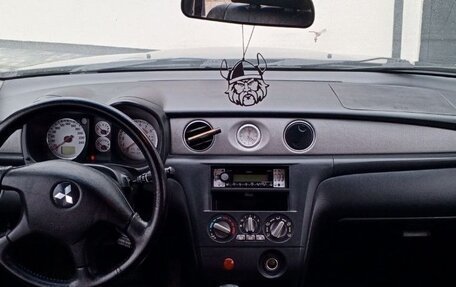 Mitsubishi Outlander III рестайлинг 3, 2003 год, 619 999 рублей, 11 фотография